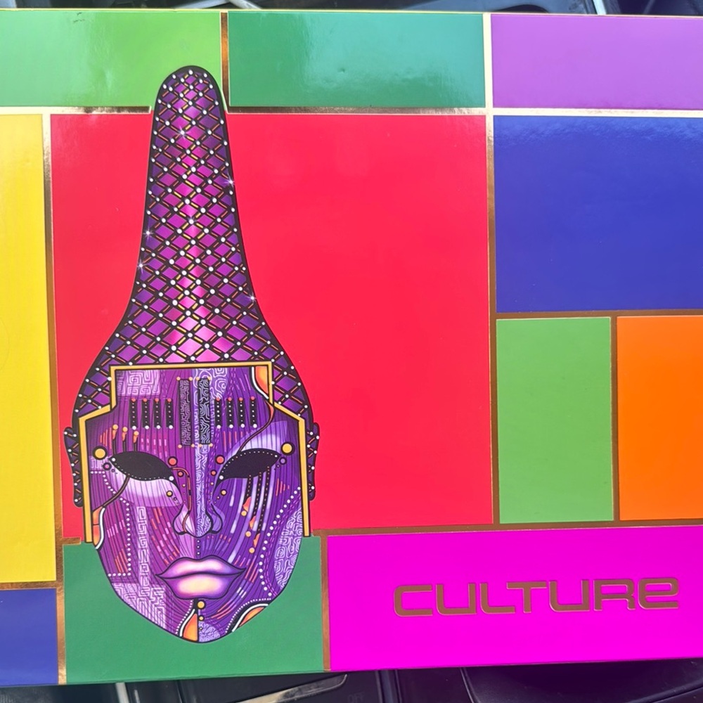 Juvias Place Culture Pallet